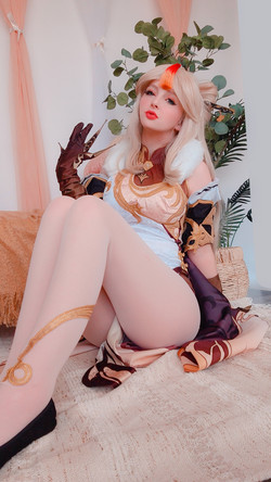 Mikomin Photosets Pack/Ningguang (Updated 2021-10-17)/027_Ningguang_by_Mikomin_Selfie_7.jpg