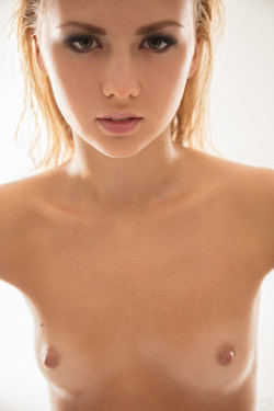 [Watch4Beauty.com] 2017-05-07 Jati - Oiled Body (Photos and Backstage Video) [1080p]/026.jpg