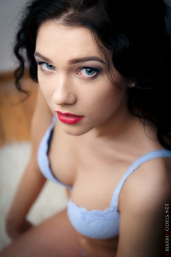 CharmModels.net/Adria/Premiere/IMG_9188_001.JPG