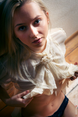 CharmModels.net/Martha/Premiere/IMG_1885_001.jpg