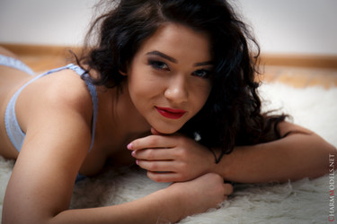 CharmModels.net/Adria/Premiere/IMG_9183_001.JPG
