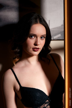 CharmModels.net/Adriana/Sexy 18yo girl on the door/IMG_3218_001.jpg