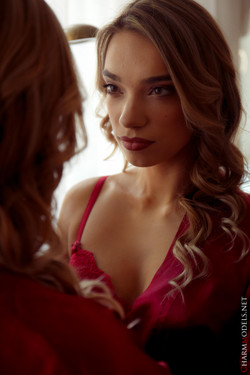 CharmModels.net/Luisa/Lady in red/IMG_3589_001.jpg