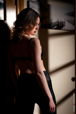 CharmModels.net/Adriana/Sexy 18yo girl on the door/IMG_3236_001.jpg