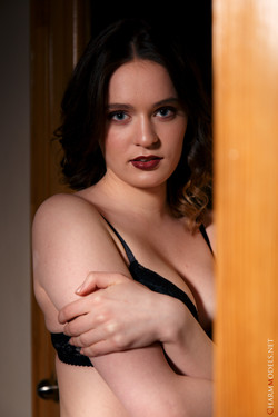 CharmModels.net/Adriana/Sexy 18yo girl on the door/IMG_3231_001.jpg