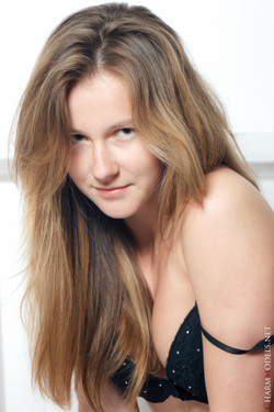 CharmModels.net/Alice Smith/Plays cards/IMG_3634_001.jpg