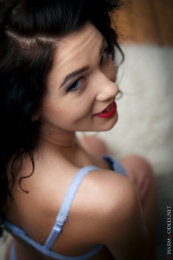 CharmModels.net/Adria/Premiere/IMG_9194_001.JPG