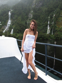 658 Riley Reid/658_003.jpg