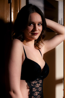 CharmModels.net/Adriana/Sexy 18yo girl on the door/IMG_3219_001.jpg