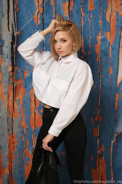 roxyloove_vip/Images/roxyloove_vip-2021-07-30-2172559638-Second part of last session Do u like it If u hav.jpg