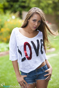 teenmodels.com - 2011-07/2011-07-07 - Ella Milano - Love Ella/5187033.jpg