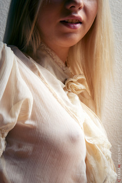 CharmModels.net/Martha/Premiere/IMG_1868_001.jpg