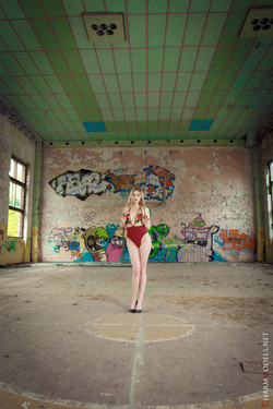CharmModels.net/Margaritha/Glamour sexy babe in old sport hall/IMG_1793_001.jpg