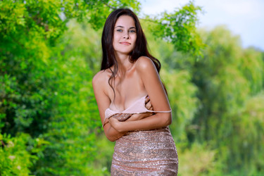 Martina Mink/MetArt/2020-01-11 Martina Mink - Gown In Nature/020.jpg