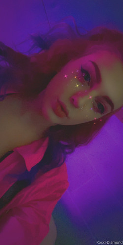 [OnlyFans] roxxidiamond - 46 Vids & 1593 Pics - @roxxidiamond - (20191108-20220204)/Images/roxxidiamond-2020-06-07-401412089-Found this super cute snapchat selfie on my phone.jpg