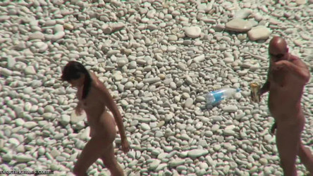 BeachHunters_17359-17464/bh_17385.avi