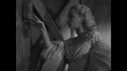 Beauty.and.the.Beast.1946.1080p.BluRay.REMUX.AVC.DTS-HD.MA.5.1-EPSiLON.mkv